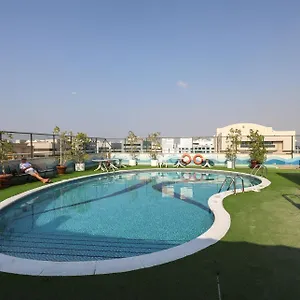 فندق Aavri, دبي